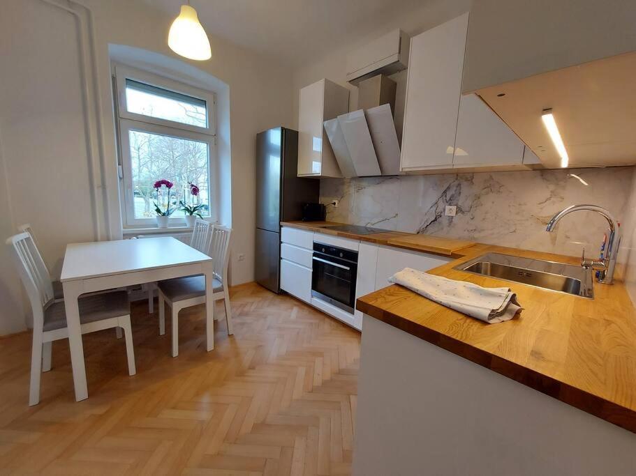Apartment Bezigrad Ljubljana Bagian luar foto